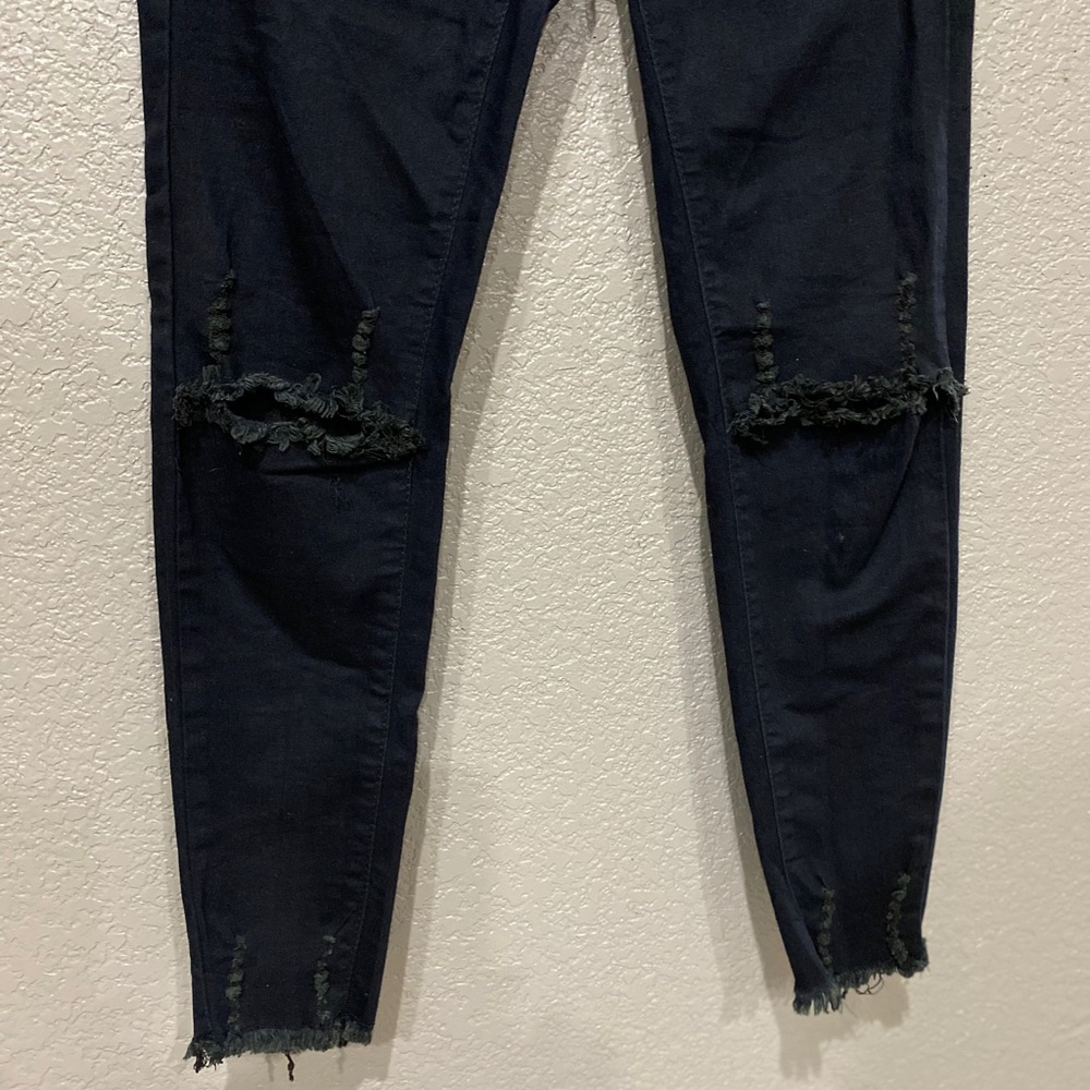 VIP Skinny ripped stretch black pants size 3/4 - Picture 5 of 9